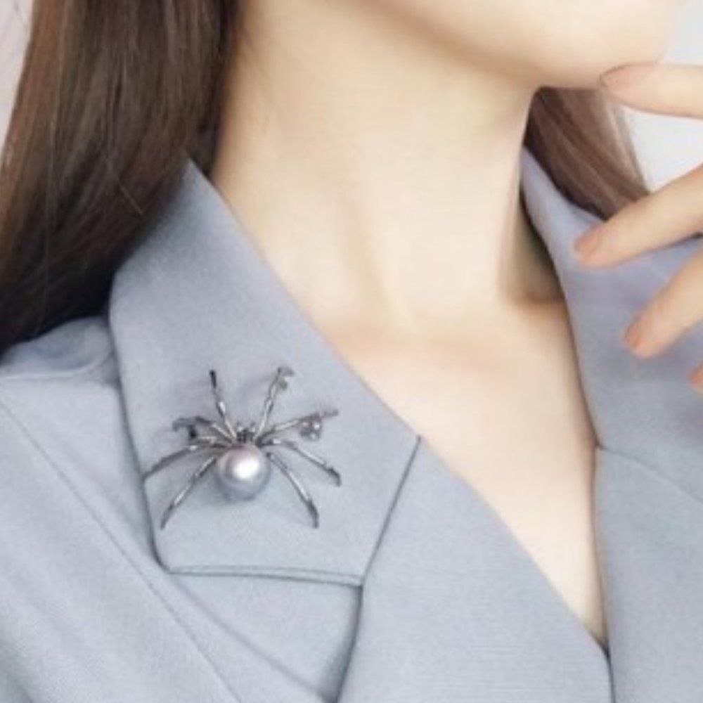 DIAMOND PEARL SPIDER BROOCH 